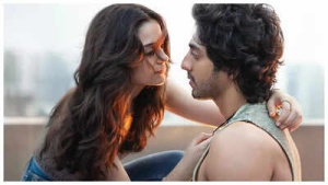 Mohit Suri, Ahaan Panday and Aneet Padda’s ‘Saiyaara’ mints Rs 1.87 crore in 6th weekend, inches towards Rs 328 crore mark