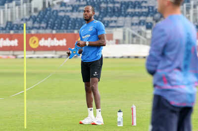 Jofra Archer in action.