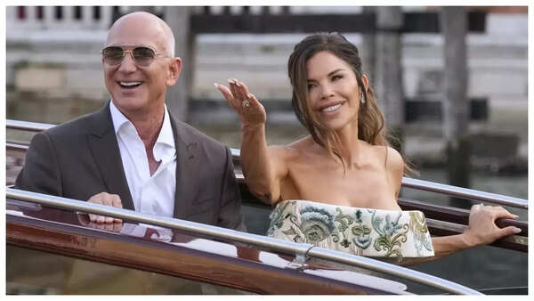 Jeff Bezos and Lauren Sanchez on their wedding day