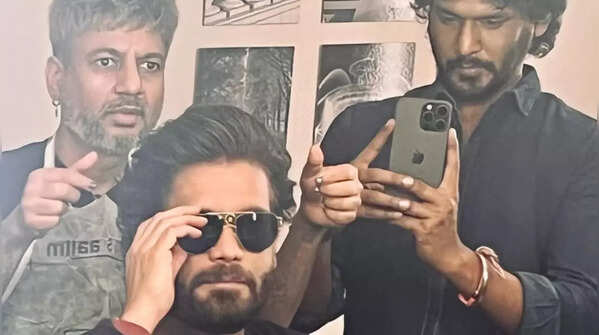 ​The Simon effect: A stylish villain emerges